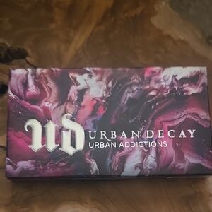 Urban Decay Eyeshadow Palette - Urban Addictions